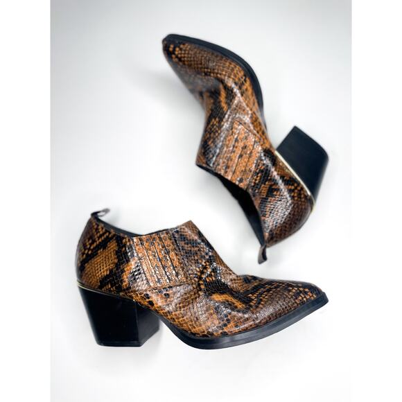 3/$20 ⭐️ Bleeker & Bond Lydia Shiny Leather Snakeskin Ankle Boots Size 8.5 - Picture 1 of 11
